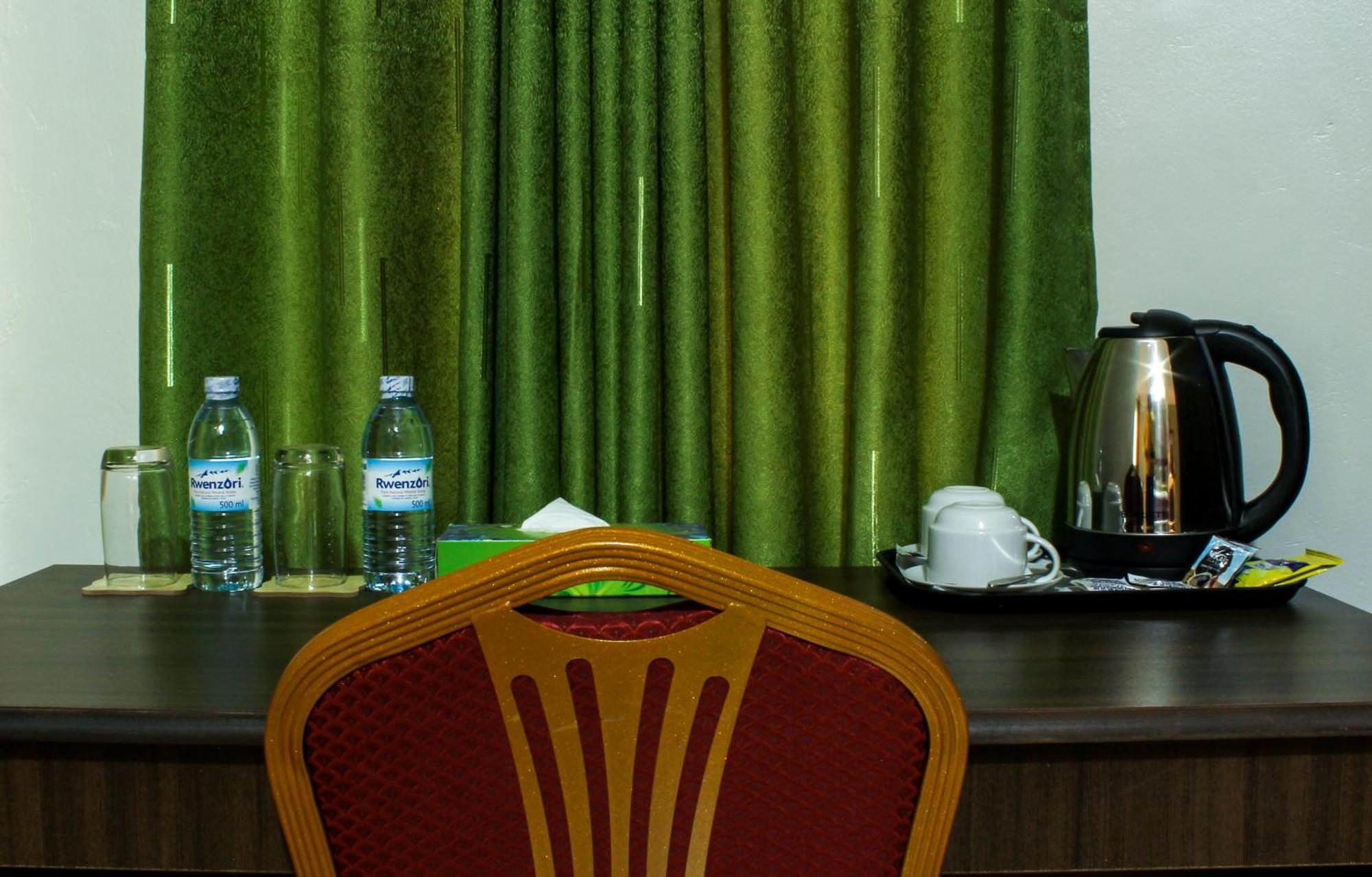 Excelsis Garden Hotels - Kampala Bagian luar foto