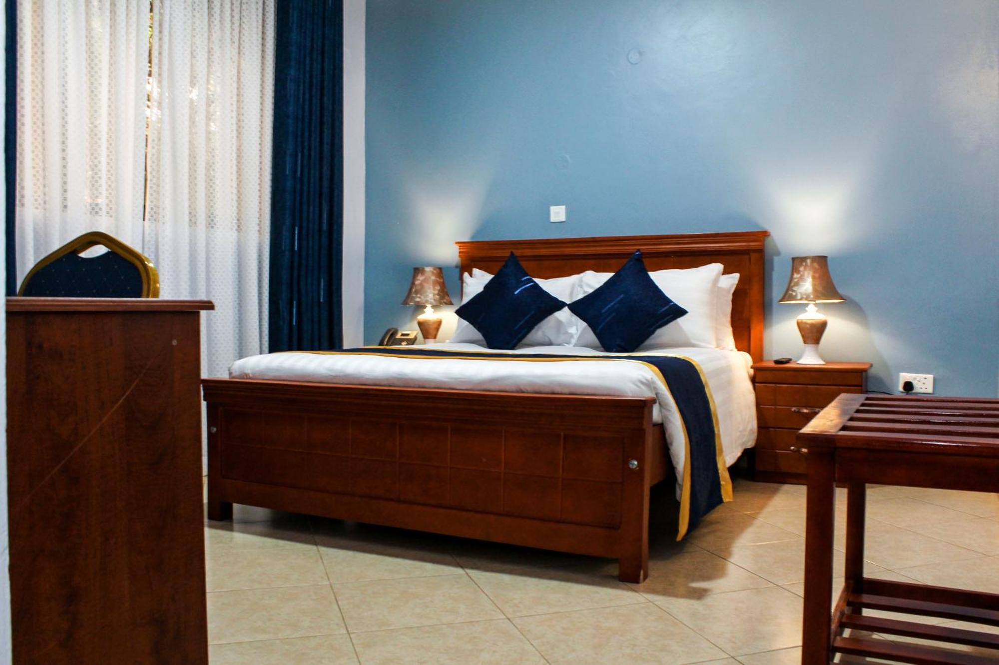 Excelsis Garden Hotels - Kampala Bagian luar foto